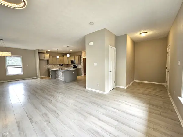 7252 Lockford WALK N, Avon, IN 46123