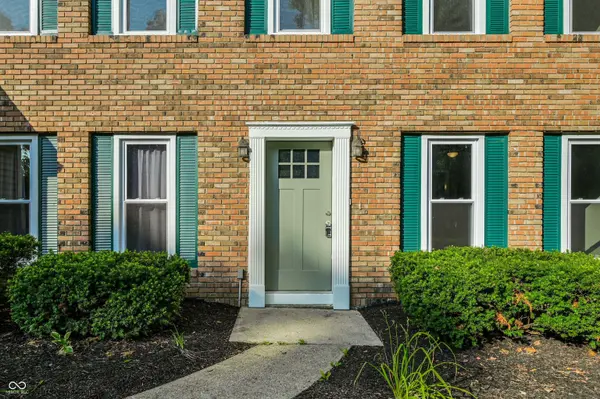 600 Leisure LN, Greenwood, IN 46142
