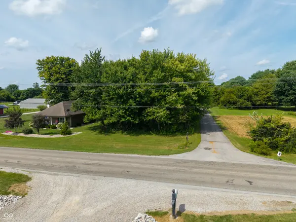 3299-3201 W Bear Claw RD, Trafalgar, IN 46181