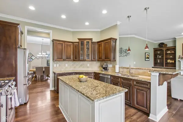 15480 Mission Hills DR, Carmel, IN 46033