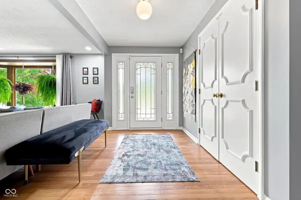 651 Spring Hills DR, Zionsville, IN 46077