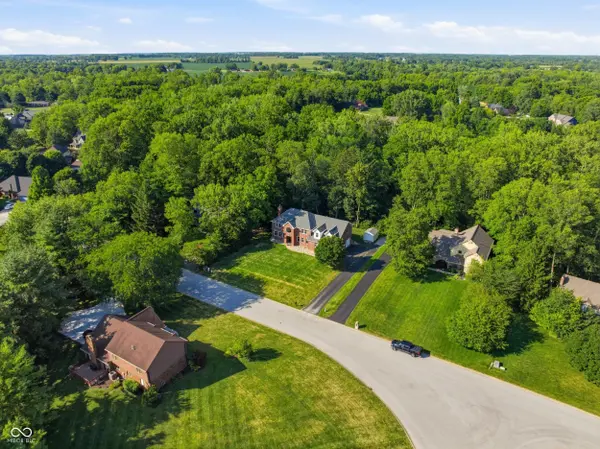 5566 Creekwood DR, Pittsboro, IN 46167