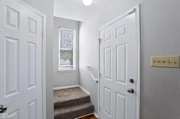 2352 Collins WAY, Greenfield, IN 46140