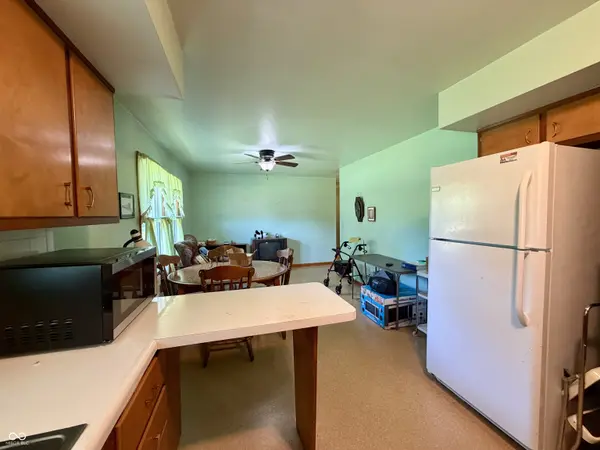 8136 E Hoover DR, Seymour, IN 47274
