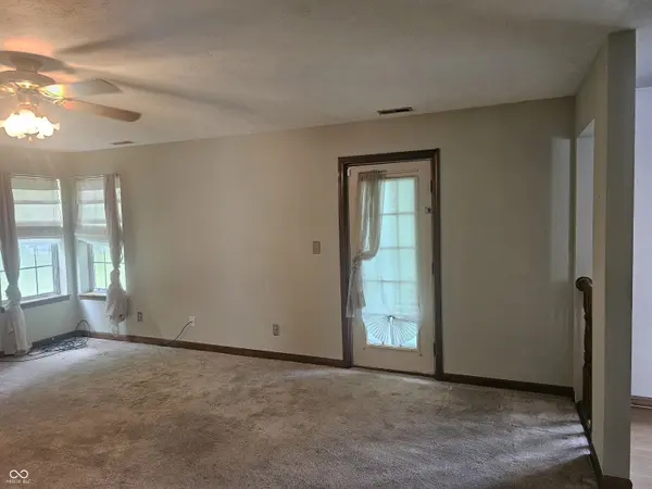 946 Johnathan DR, Plainfield, IN 46168