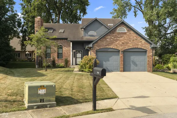 3167 Buckmoor CT, Greenwood, IN 46143