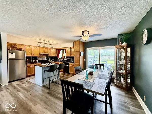 1564 W Sitting Bull DR, Terre Haute, IN 47802