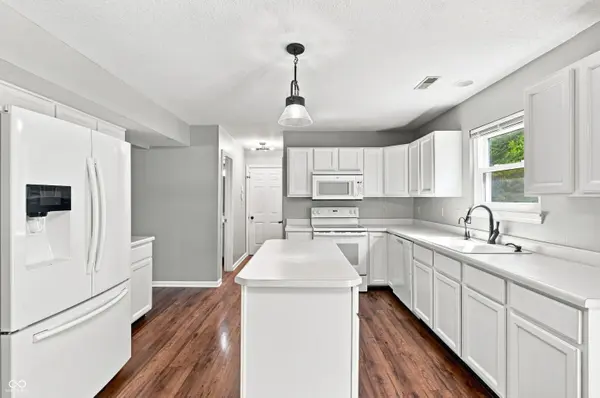 531 Danver LN, Beech Grove, IN 46107