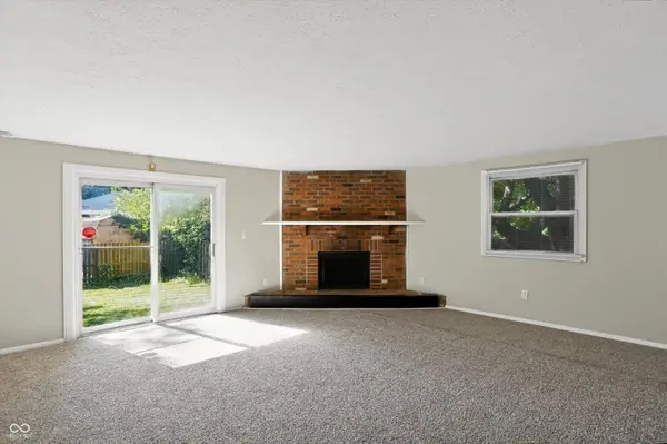 916 Waring DR E, Indianapolis, IN 46229
