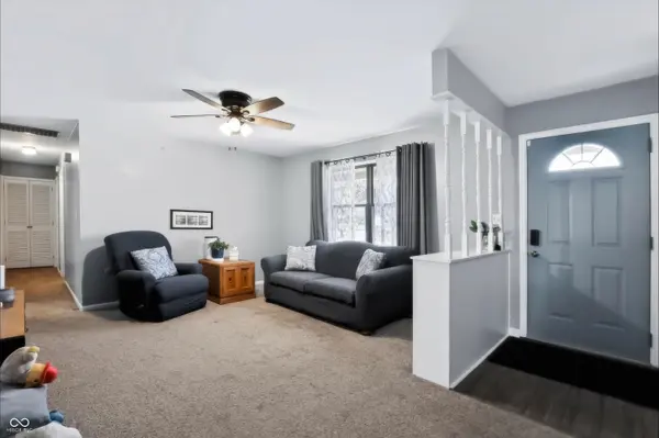 5135 Magnolia DR, Columbus, IN 47203