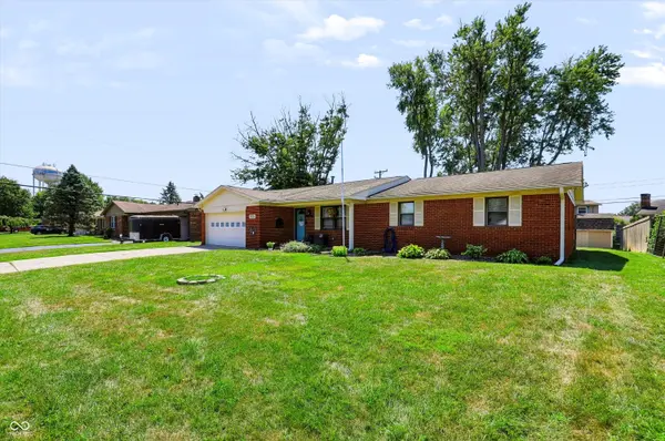 5135 Magnolia DR, Columbus, IN 47203