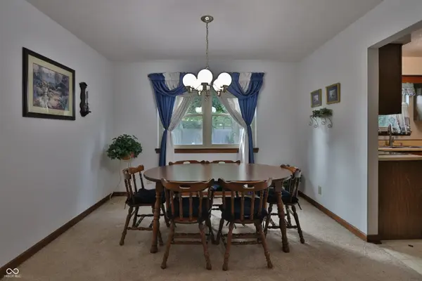 8275 Ontario LN, Indianapolis, IN 46268