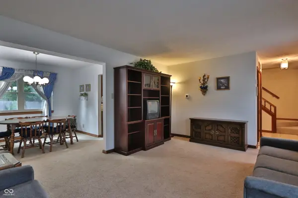 8275 Ontario LN, Indianapolis, IN 46268