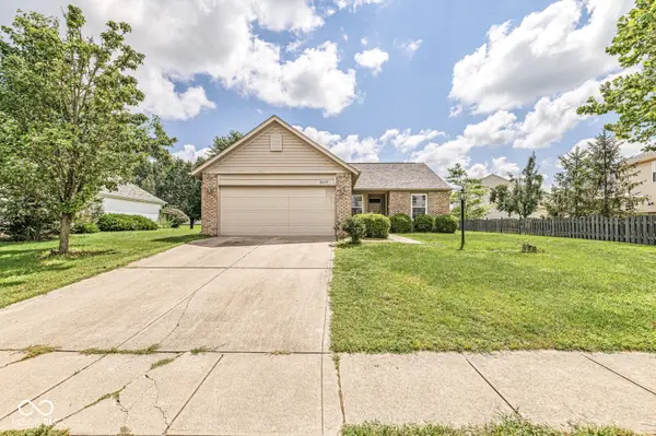 10695 Magenta DR, Noblesville, IN 46060