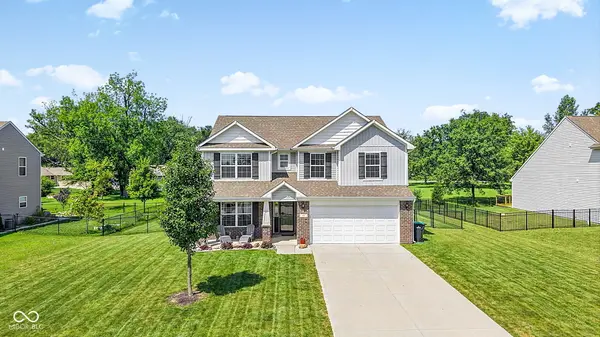 80 Blue Lace DR, Whiteland, IN 46184