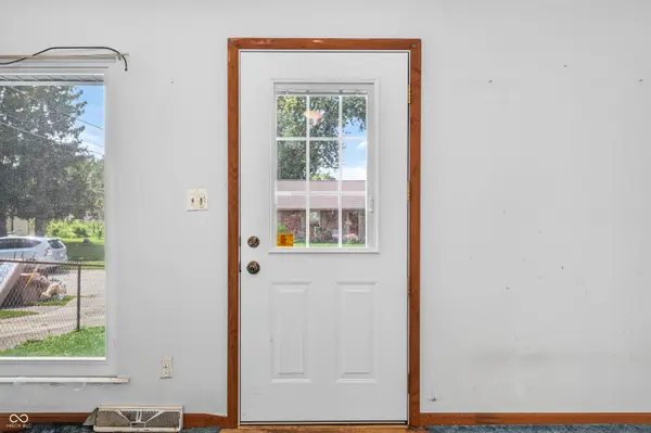 302 Oakden RD, Whiteland, IN 46184