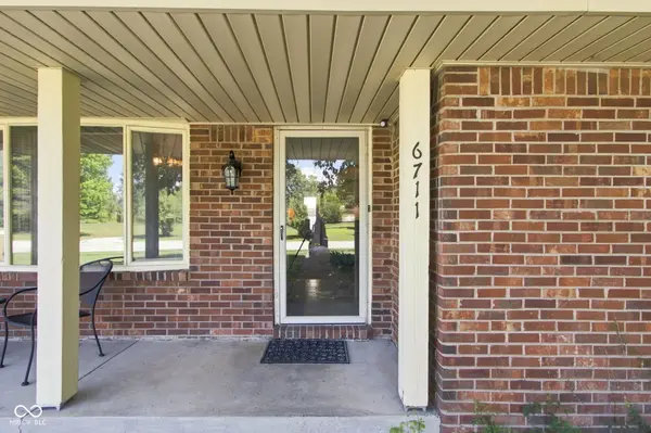 6711 Live Oak RD, Indianapolis, IN 46214