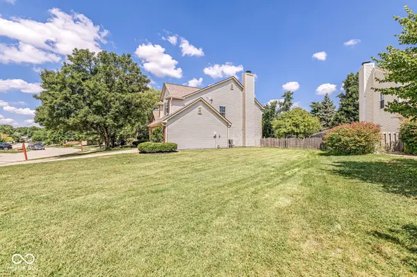 6244 Valleyview DR, Fishers, IN 46038