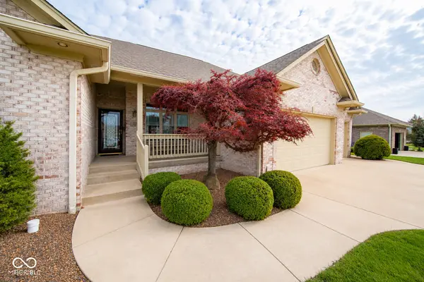 2743 Baywater CT, Greenwood, IN 46143