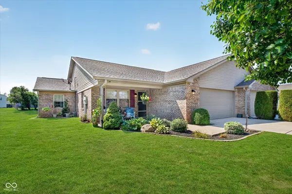 1736 Magnolia DR, Greenwood, IN 46143