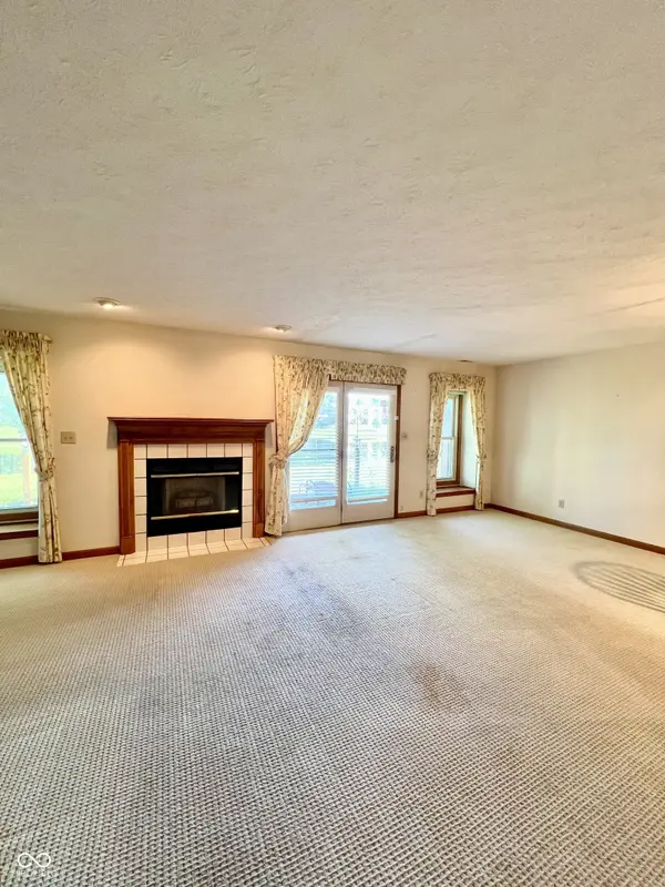 6446 Bay Harbor LN, Indianapolis, IN 46254
