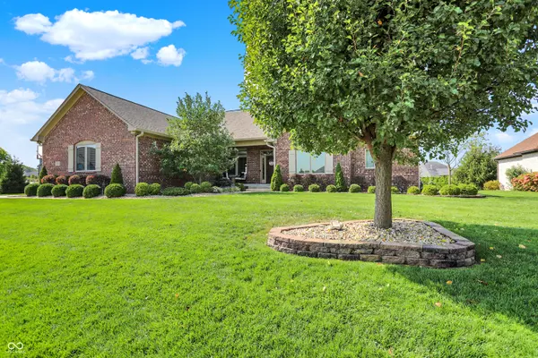 1782 Calvert Farms DR, Greenwood, IN 46143