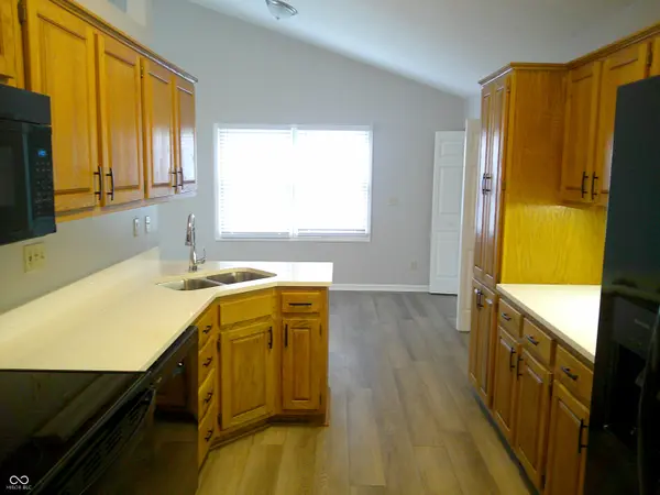 2289 Broadmoor LN, Columbus, IN 47203