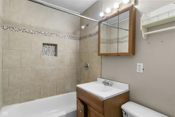 1572 Roberts RD, Franklin, IN 46131