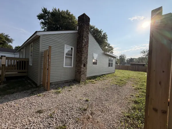 621 Della RD, Columbus, IN 47203