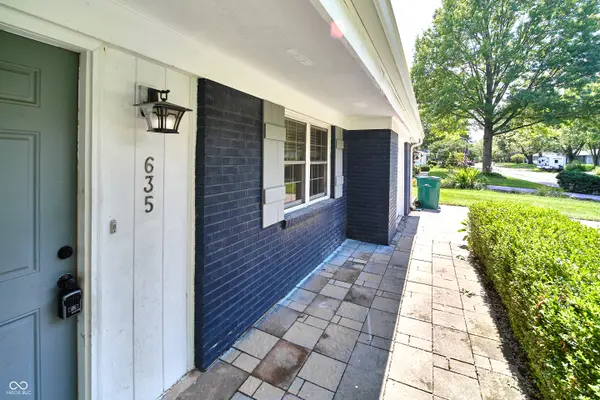635 Lake View DR, Zionsville, IN 46077