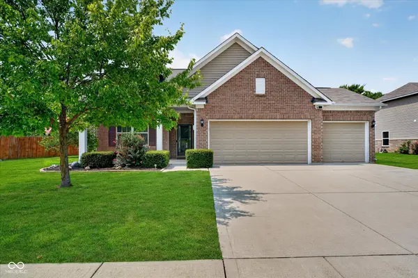 8922 N Springview DR, Mccordsville, IN 46055