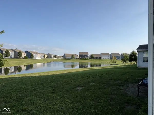5335 Maywood DR, Whitestown, IN 46075