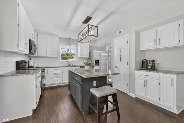 11422 Charleston Pkwy, Fishers, IN 46038