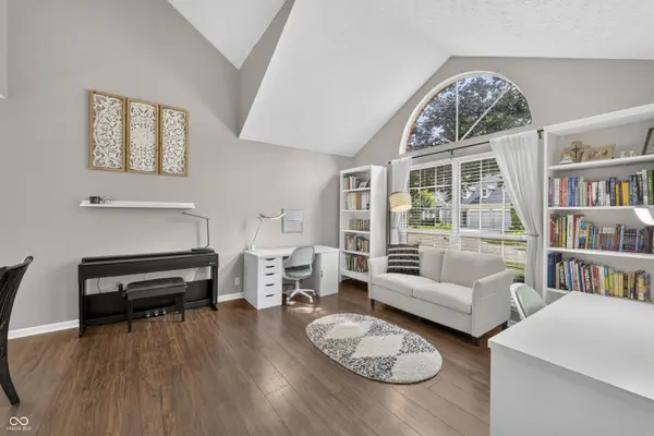 11422 Charleston Pkwy, Fishers, IN 46038