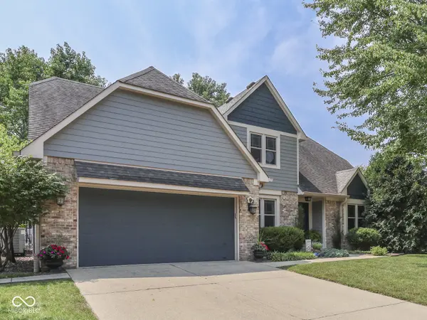 832 Leatherwood DR, Greenwood, IN 46143