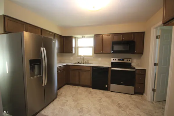 960 Valley View DR, Plainfield, IN 46168