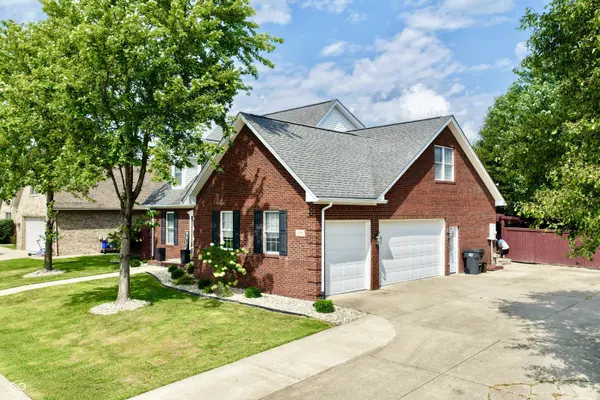 6994 Meredith DR, Seymour, IN 47274