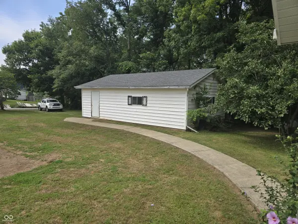 7472 Stogsdill RD, Bloomington, IN 47404