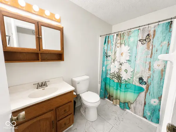 5512 Dollar Hide South RD, Indianapolis, IN 46221