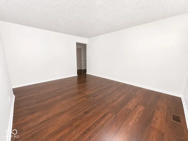 5512 Dollar Hide South RD, Indianapolis, IN 46221