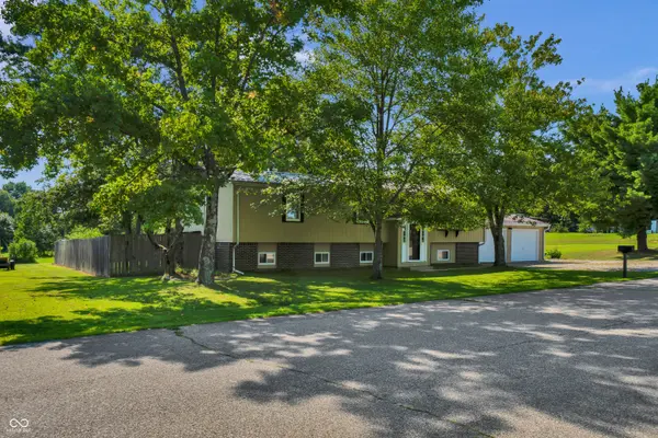 2903 Hoosier DR, North Vernon, IN 47265