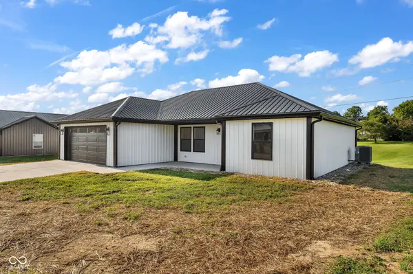 404 E College ST, Bainbridge, IN 46105