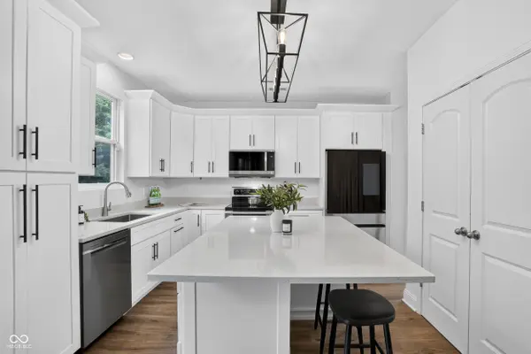 12381 Cricket Song LN, Noblesville, IN 46060