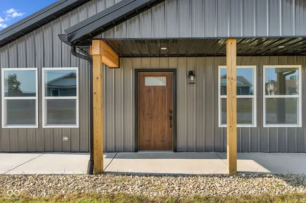 406 E College ST, Bainbridge, IN 46105