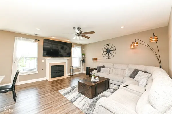 1664 Devonshire AVE, Avon, IN 46123