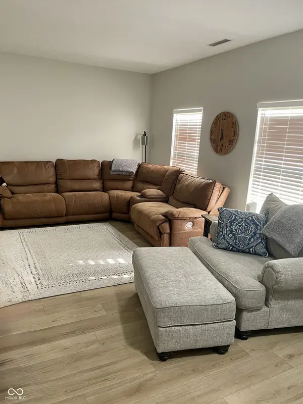 12175 Bubbling Brook DR #UNIT 300, Fishers, IN 46038