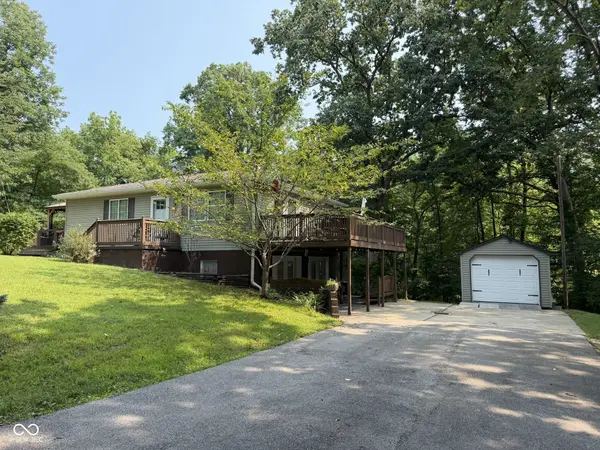 9712 E Mitchell DR, Rockville, IN 47872