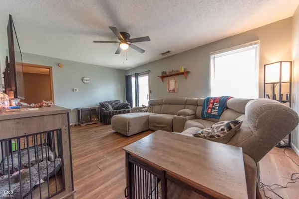 8027 N Burbrink DR, Columbus, IN 47201