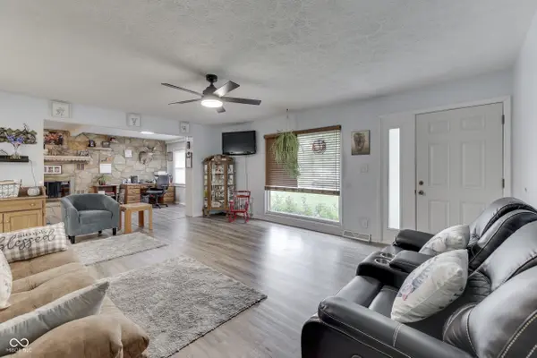 801 Willark DR, Whiteland, IN 46184