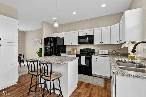 10968 Gossamer LN, Noblesville, IN 46060